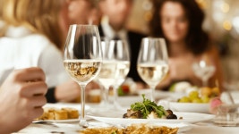 포시즌키친 평택점 채용 - 홀서빙 정직원 신입 | 잡코리아