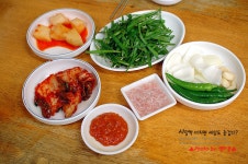 [부산맛집/온천동맛집] 수육과 순대가 좋았던 동래왕돼지국밥