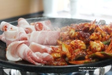 [한남동맛집] 커다란 서울왕돈까스랑 매콤한 마약쭈꾸미까지~