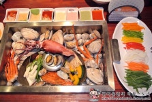 [생생정보통 맛집]상식파괴 월남조개쌈에 반하다! 한통가득 신천점!