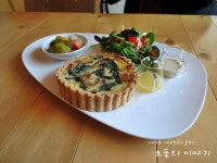 지니카페(JINNYH CAFE) | [서울 용산구 한남동 /한남동카페,타르트맛집] 타르트,키슈전문점: 카페 지니 CAFE JINY - 키슈세트 (베이컨시금치키슈),자몽타르트,호두타르트...