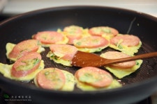 도시락반찬~ 옛날 쏘세지부침