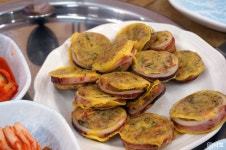 속초중앙시장 속초아바이식당에서 아바이순대, 오징어순대, 순대국