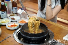 [부산하단맛집] 시원하고 진한 국물이 일품 ~ 사랑방 메기탕