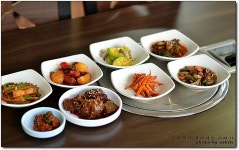 [일산맛집] 밥과 반찬을 손님 마음대로 퍼 먹을 수 있는곳...^^ 진맛쌈싸먹는김치찌개...