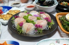 [부산남천동맛집] 화려한 상차림 ~ 퇴근길자연산횟집