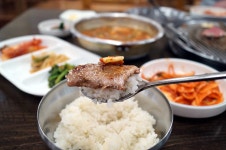 [부산서면맛집] 게눈 감추듯이 사라지는 목살과 된장찌개 ~ 산성목살