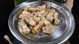 [신촌 고기집] 제주 생고기 연탄초벌구이가 맛있는 돈불1971