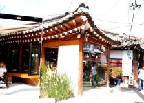 삼청동 카페 파우더룸에서 만든 카페 미러룸