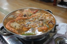 (강원도 / 묵호 & 천곡 ) -  천곡해물탕  < 싱싱한 해산물이 가득 들어잇는 얼큰한 국물맛이 일품인 !! >