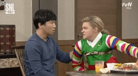 김치로 싸다구를 사정없이...ㄷㄷㄷ