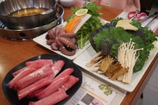신선한 문어 소고기 샤브샤브와 유기농 채소가 굿, 구산역채선당