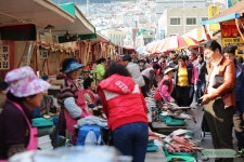 부산을 찾는다면 한 번쯤은 가볼만한 곳/부산 자갈치시장
