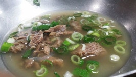 이렇게 팔아서? 글쎄~ 남는게 있을까? / 신림동맛집 꽃돼지