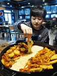 서울 경희대 맛집 홍춘천 회기경희대점 닭갈비 엄지 척!