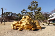 창원 돝섬 돼야지 소망계단