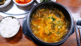 강원도 캠핑장 추천 영월 캠핑장 법흥계곡 온수수영장 카라반 글램핑