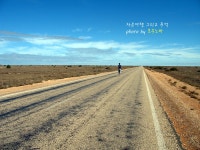 90 MILE STRAIGHT ROAD 146.6KM의 도로를 만나다.