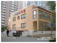 [유치원생활]올해로 유치원 3년차.. 원복도 예쁘게 맞네요... 즐겁게 한해동안 생활하기를..