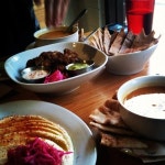 Nuba Café - Financial District에서 중동 음식 전문점일에서의 사진