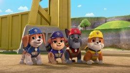 The Crew Builds An Ice Cream Shop / The Crew Fixes A Squeak - Rubble & Crew (Series 1, Episode 3) - Apple TV (UK)