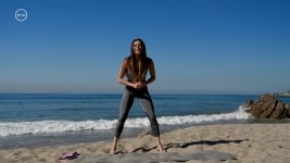 Full Body Fat Burning Workout With Dumbbells – Triple Fit Series: Cardio, Strength & Yoga (Season 1, Episode 5) - Apple TV (CA)