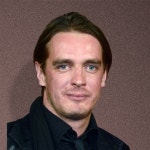 유한 울프삭의 영화 및 프로그램 - Apple TV