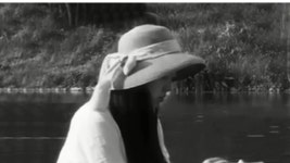 그 다리 밑에서 추억이 얕게 숨 쉬고 있었다 - Apple TV