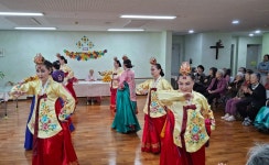 장안구청 > 장안 홍보관 > 수원시 장안구 정자3동 주민자치센터, 아녜스의 집에서 재능기부 공연