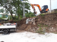 교차로에서 현수막게시대를 들이받아 땅이 함몰 - 제주특별자치도 제주특별자치도