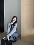 블라우스 + 언발 꽈배기 긴팔 그레이 케이블 스웨터 +로우라이즈 롱 맥시 플리츠 스커트(벨트) 치마 프레피룩 [단품/세트구성] 3PC SET 230038-71