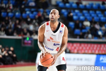 [JB화보] SK, 메랄코 볼츠와의 2023-2024 EASL(동아시아 슈퍼리그) B조 맞대결에서 72-62로 승리