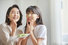 손톱 Archives - 70 중 2 번째 페이지 - 코메디닷컴
