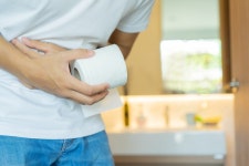 겨울철엔 요실금 심해져요... 치료방법은? - 코메디닷컴