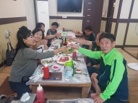 송어골, Jecheon — Lõuna-Korea Põhja-Chungcheongi provints Jecheon 청전동 47-6, telefon 043-648-1234 송어골, Jecheon... 
