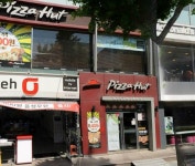 한국피자헛 강릉2호점, Κανγκούνγκ — Νότια Κορέα Gangwon-do Κανγκούνγκ 임당동 86, τηλέφωνο... 