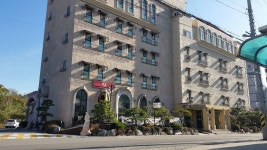 오션사이드호텔, インチョン広域市 — 韓国 インチョン広域市 중구 덕교동 마시란로 40, 電話 032-746-0072 오션사이드호텔... 