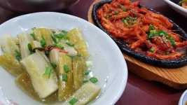 바우본가, Jecheon-si — Hego Korea Chungcheongbuk-do Jecheon-si 의림동 40-8, telefono 043-652-9931 바우본가, Jecheon-si... 