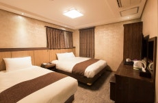 제이 드림 호텔, Jeju-si — South Korea Jeju-do Jeju-si 연동... South Korea Jeju-do Jeju-si 연동 은남1길 40, ફોન 064-740-0000