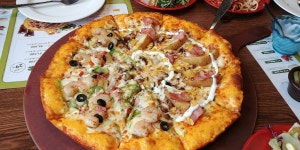 미스터피자 속초점, Sokcho-si — کرهٔ جنوبی Gangwon-do Sokcho-si 교동 중앙로 70, تلفن 033-635-3669, ساعات... 