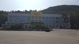 파인비치호텔, Pohang-si — South Korea Gyeongsangbuk-do Pohang-si 북구 흥해읍 해안로 1374, phone 054-262-5600... 