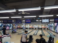 미금볼링장, غوانغو — كوريا الجنوبية غوانغو 남구 봉선동 483-2, هاتف 062-675-0592 미금볼링장... 