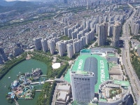 시그니엘 서울, 서울특별시 — 대한민국 서울특별시 신천동... 대한민국 서울특별시 신천동 올림픽로 300, 전화 02-3213-1000