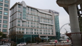 베스트웨스턴프리미어인천공항호텔, 인천광역시 — 대한민국 인천광역시 중구 운서동 공항로424번길 48-27, 전화 032-743-1000... 