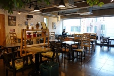 커피가사랑한남자, 부산광역시 — 대한민국 부산광역시 금정구 장전1동 장전온천천로79번길 4, 전화 051-703-1004, 개방 시간... 