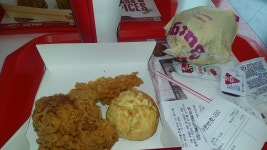 KFC 포항, Pohang-si — South Korea Gyeongsangbuk-do Pohang-si 남구 상도동 582, phone 054-276-8910, opening hours KFC 포항... 