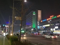 城北假日酒店（连锁）, 서울특별시 — 대한민국 서울특별시 성북구 종암동 3-1343, 전화 02-929-2000 城北假日酒店（连锁）... 