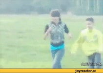 자기야~~나 잡아 봐라~~.gif - 고급유머 자기야~~나 잡아 봐라~~.gif