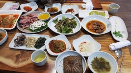 옥연가, 함양군 — 함양군, 함양읍 교산리 1033-8, 전화 055-963-0107 옥연가, 함양군 —  함양군, 함양읍 교산리 1033-8, 전화 055-963-0107