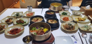 한일관 본점, 전주시 — 전주시, 중화산동2가 어은로 48 한일관 본점, 전주시 —  전주시, 중화산동2가 어은로 48